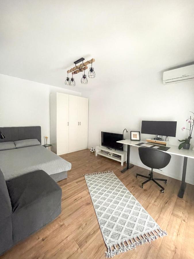 Puzzle Studio Bukarest Exteriör bild